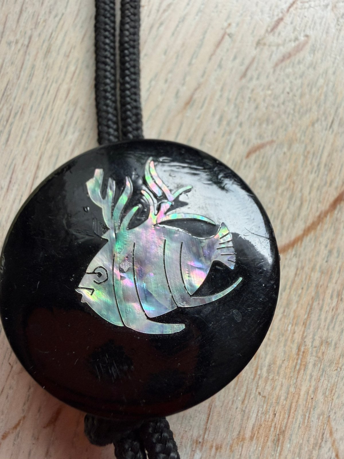 Line dance ketting met ingelegd maanvisje, Ophalen of Verzenden, Zo goed als nieuw, Overige materialen