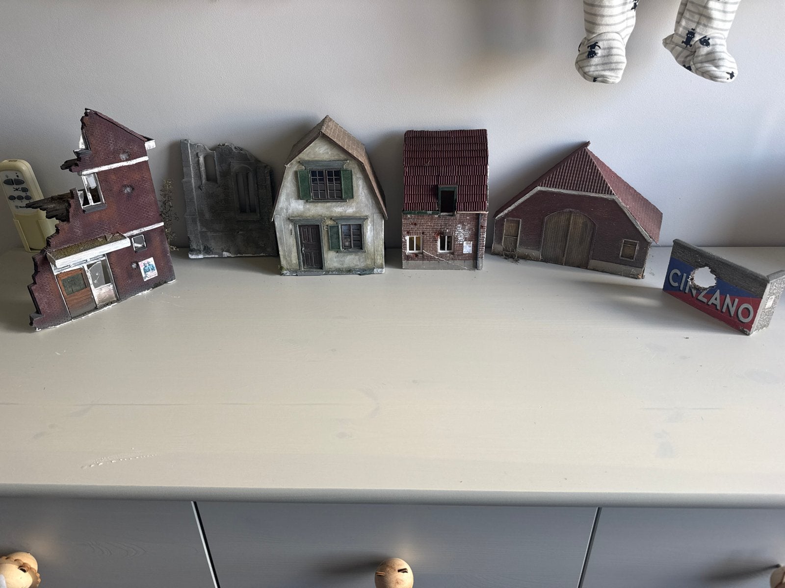 Diorama huisjes 1/35 diversen (boerderij en muur verkocht), Ophalen of Verzenden, Gebruikt, 1:35 tot 1:50, Diorama