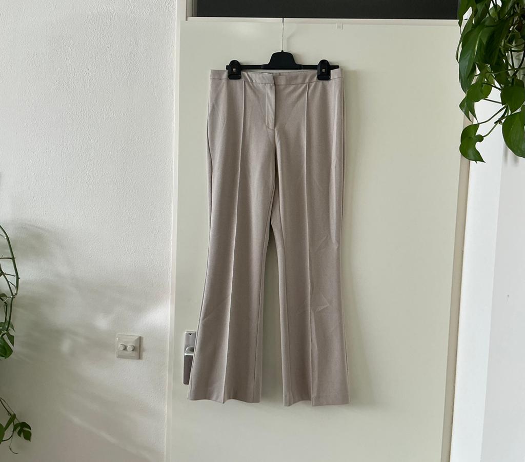 Zara Broek, Maat 38/40 (M), Beige, Ophalen of Verzenden, Zo goed als nieuw