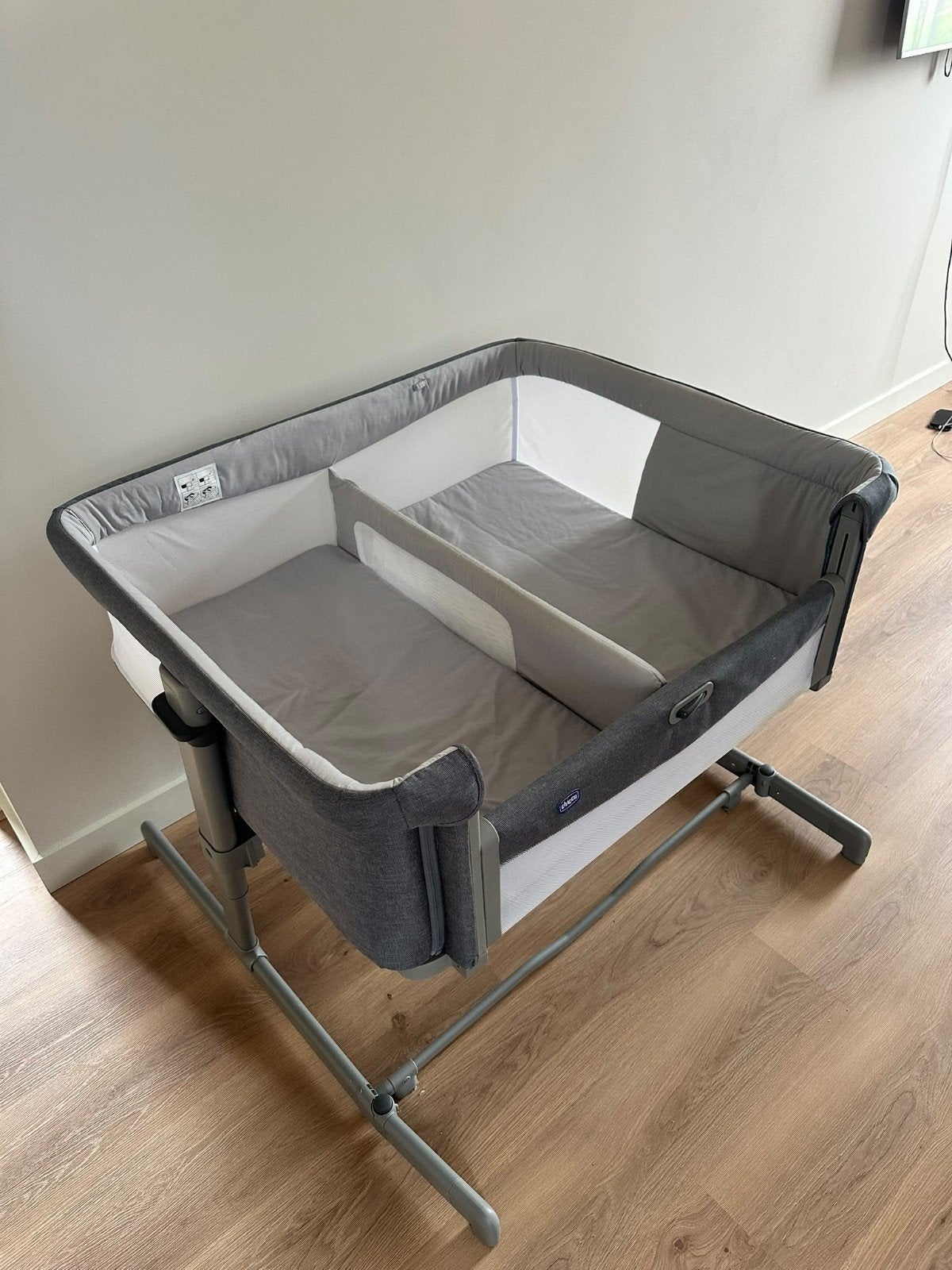 Chicco Next2Me Twins Co-sleeper - Gebruikt maar goede staat, Huis en Inrichting, Ophalen, Zo goed als nieuw, Verstelbaar