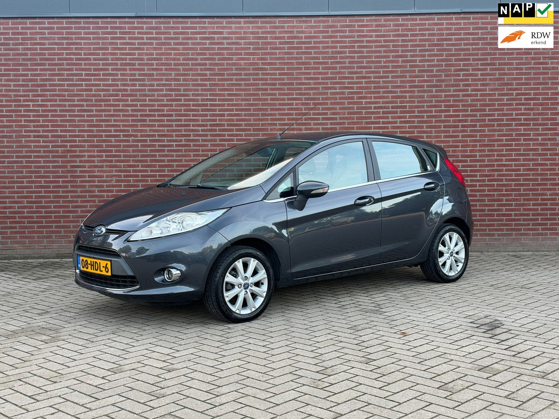 Ford Fiesta 1.25 Ghia / Nap / Lage Km stand / Airco / Elektr, Voorwielaandrijving, 1242 cc, 82 pk, Origineel Nederlands