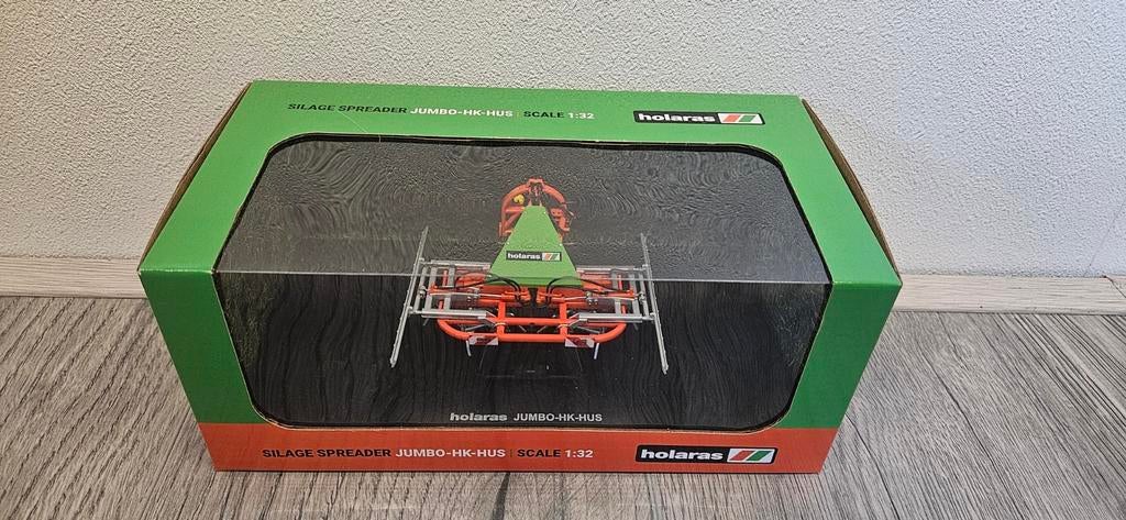 Holaras Jumbo-HK-HUS kuilverdeler 1:32, Ophalen of Verzenden, Nieuw, Tractor of Landbouw, Universal Hobbies