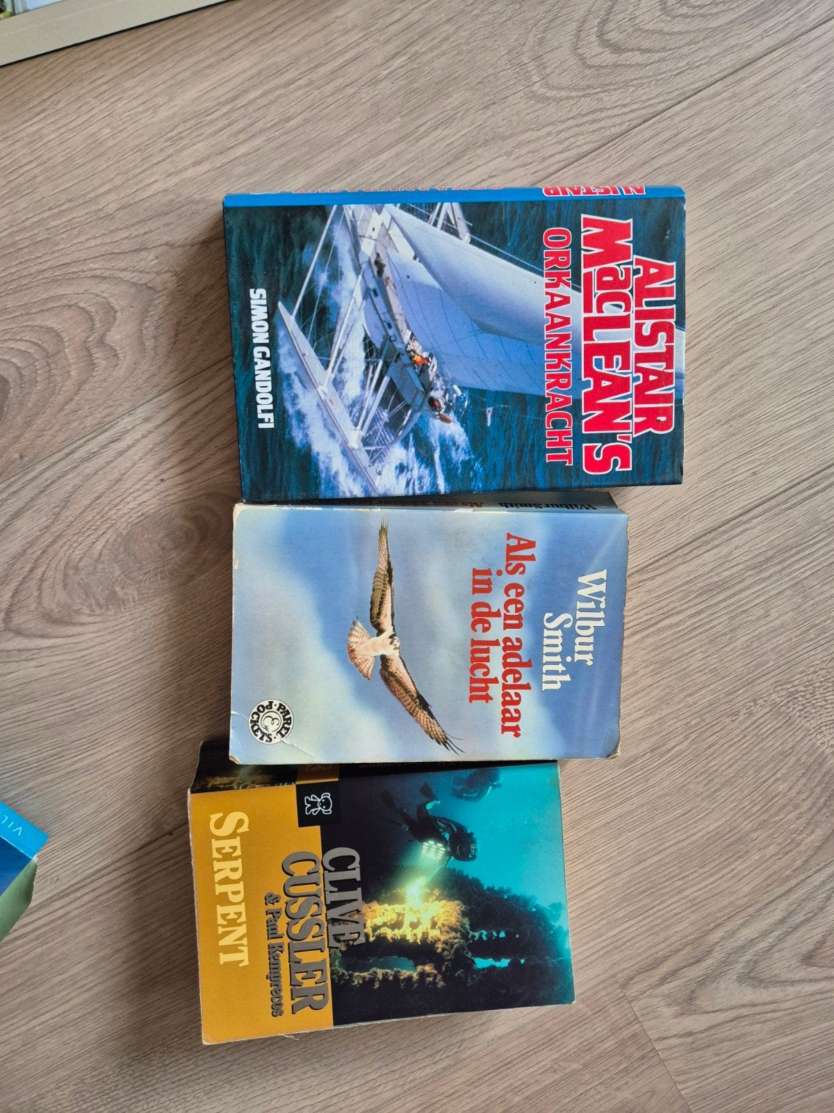 Spannende avonturenromans: 3 boeken van bekende auteurs, Ophalen of Verzenden, Gelezen, Alistair MacLean, Wilbur Smith, Clive Cussler