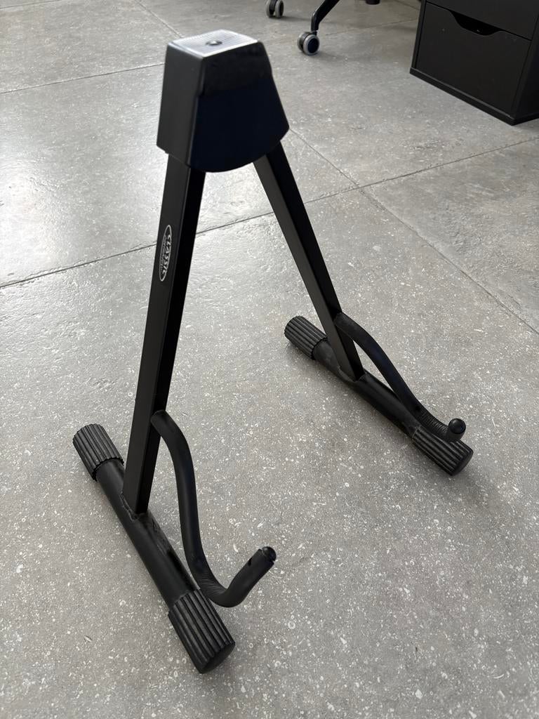 Classic Cantabile gitaarstandaard of basgitaarstandaard, Ophalen of Verzenden, Zo goed als nieuw, Instrumentstandaard, Gitaar