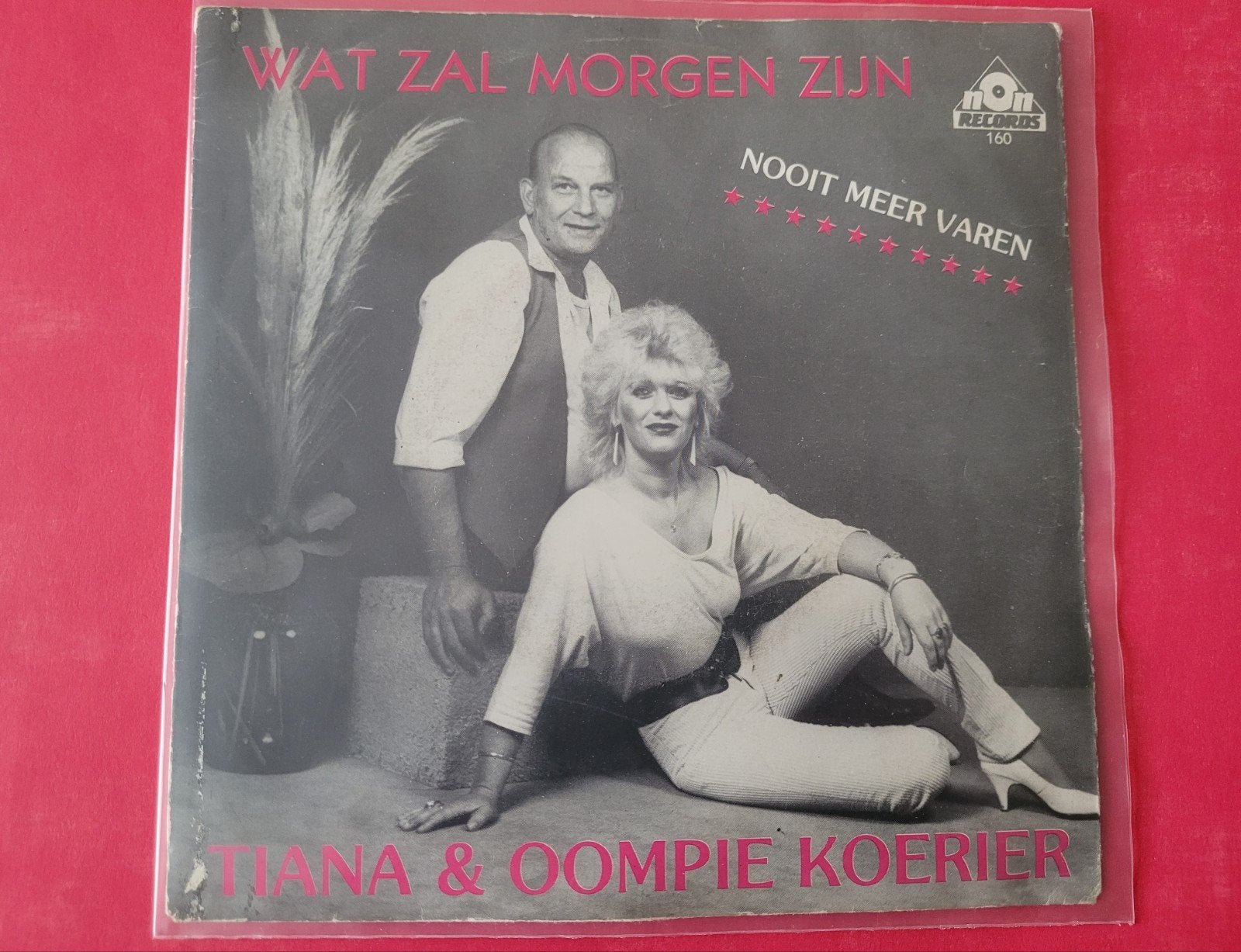 Tiana & Oompie Koerier- Wat zal morgen zijn  - Nooit meer..., Cd's en Dvd's, Vinyl | Nederlandstalig, Ophalen, Zo goed als nieuw