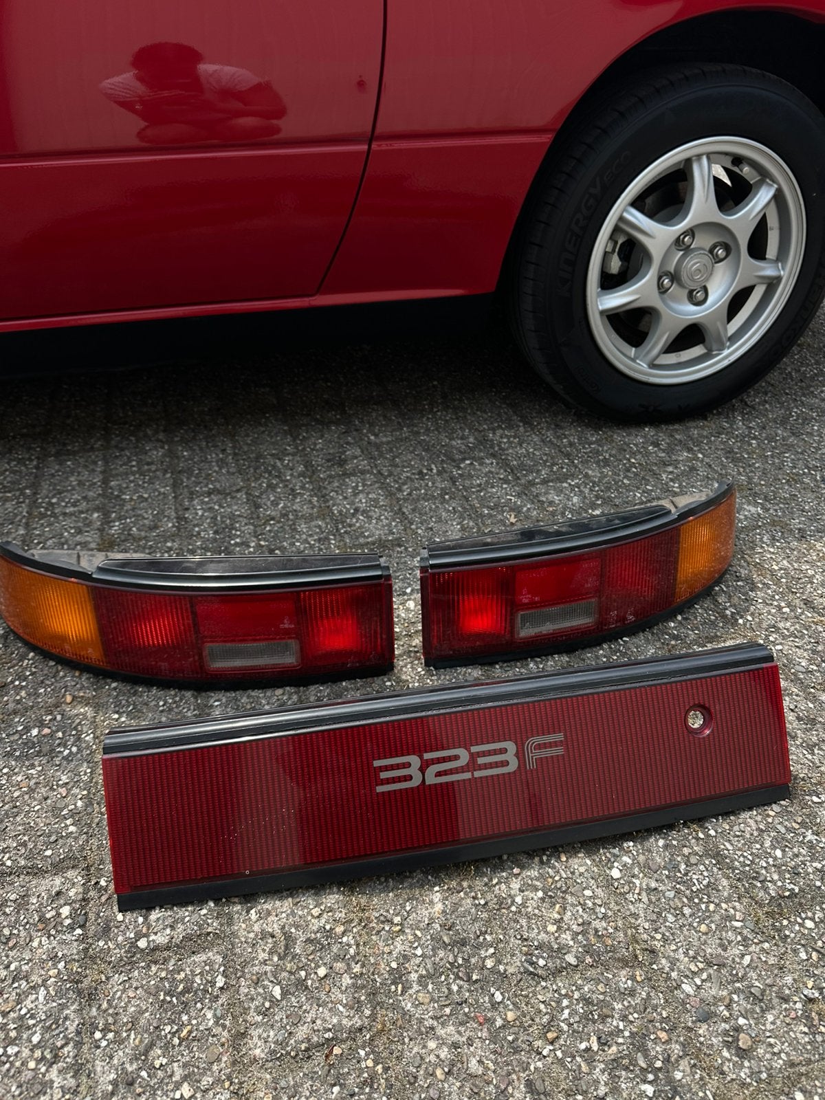 Mazda 323F BG achterlichten + reflectorplaat, Ophalen of Verzenden, Mazda