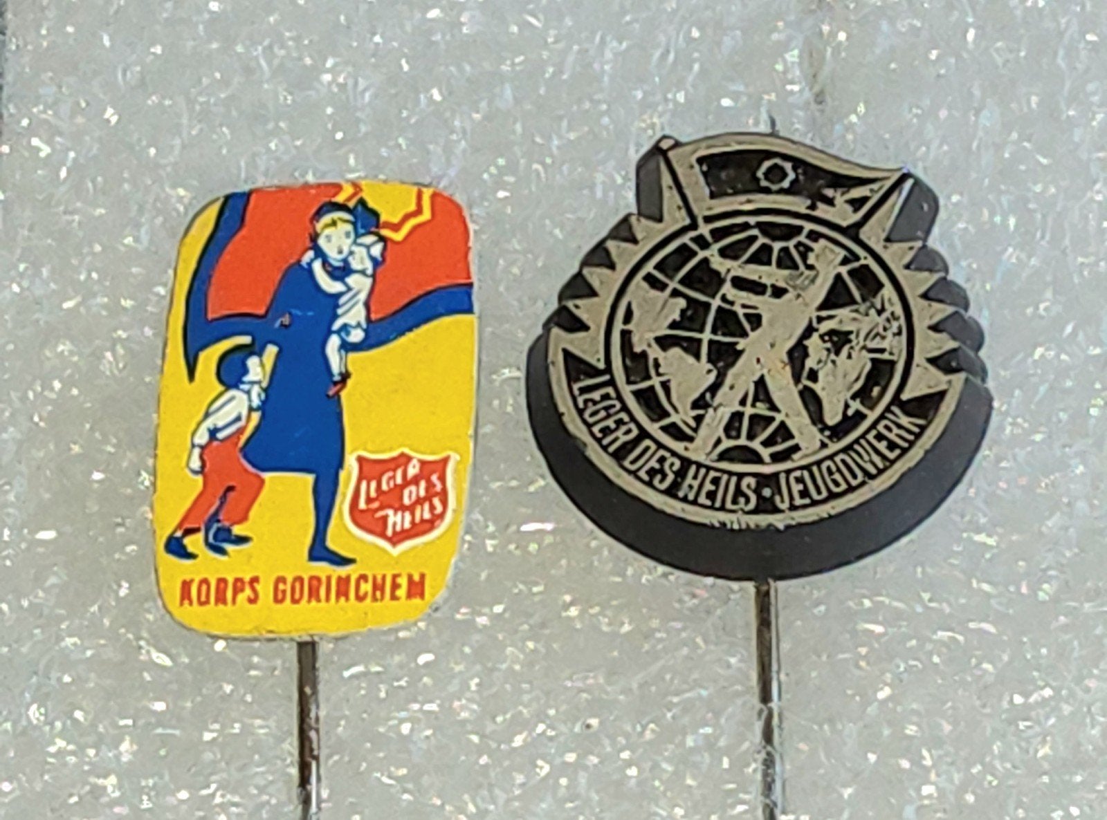 2 Speldjes Leger des Heils - Korps Gorinchem & Jeugdwerk, Verzamelen, Ophalen of Verzenden, Gebruikt, Overige onderwerpen, Speldje of Pin
