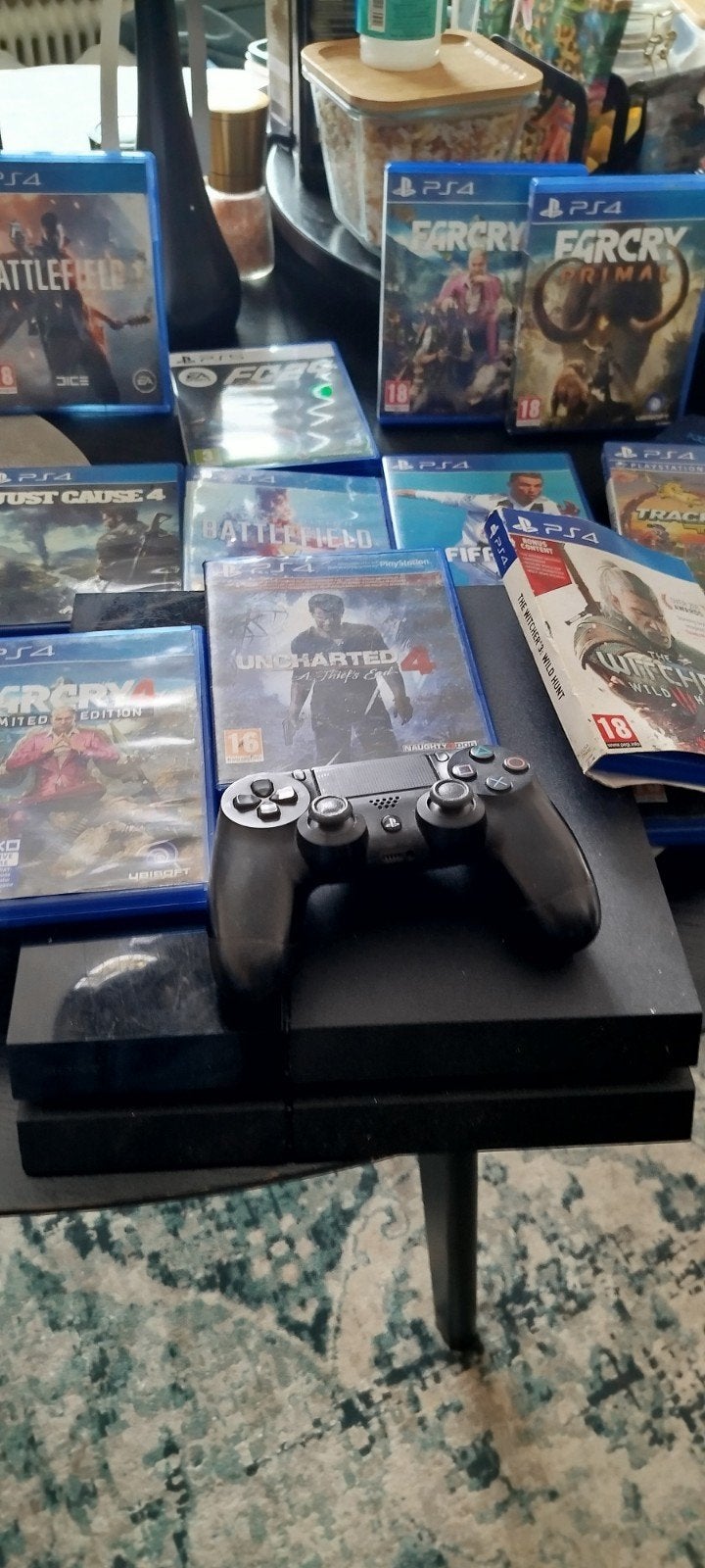 PS4 Console + Controller + 13 Games + LCD TV 94 cm, Ophalen of Verzenden