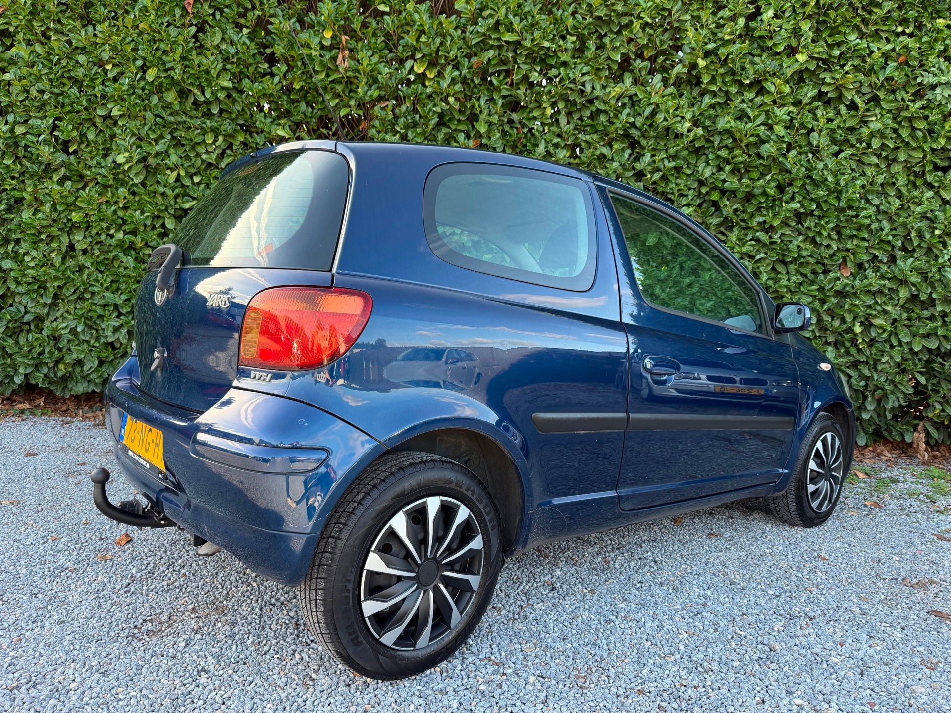 Foto 2 van Toyota Yaris 1.3 VVT-i Sol | NWE APK | AIRCO | TREKHAAK | NA