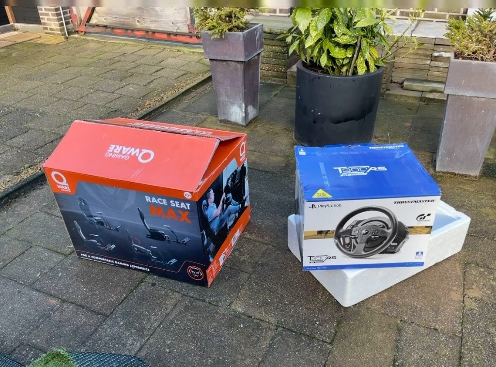 Thrustmaster T300RS GT + Chair (SET), 1 speler, Racen en Vliegen, Ophalen of Verzenden, Zo goed als nieuw