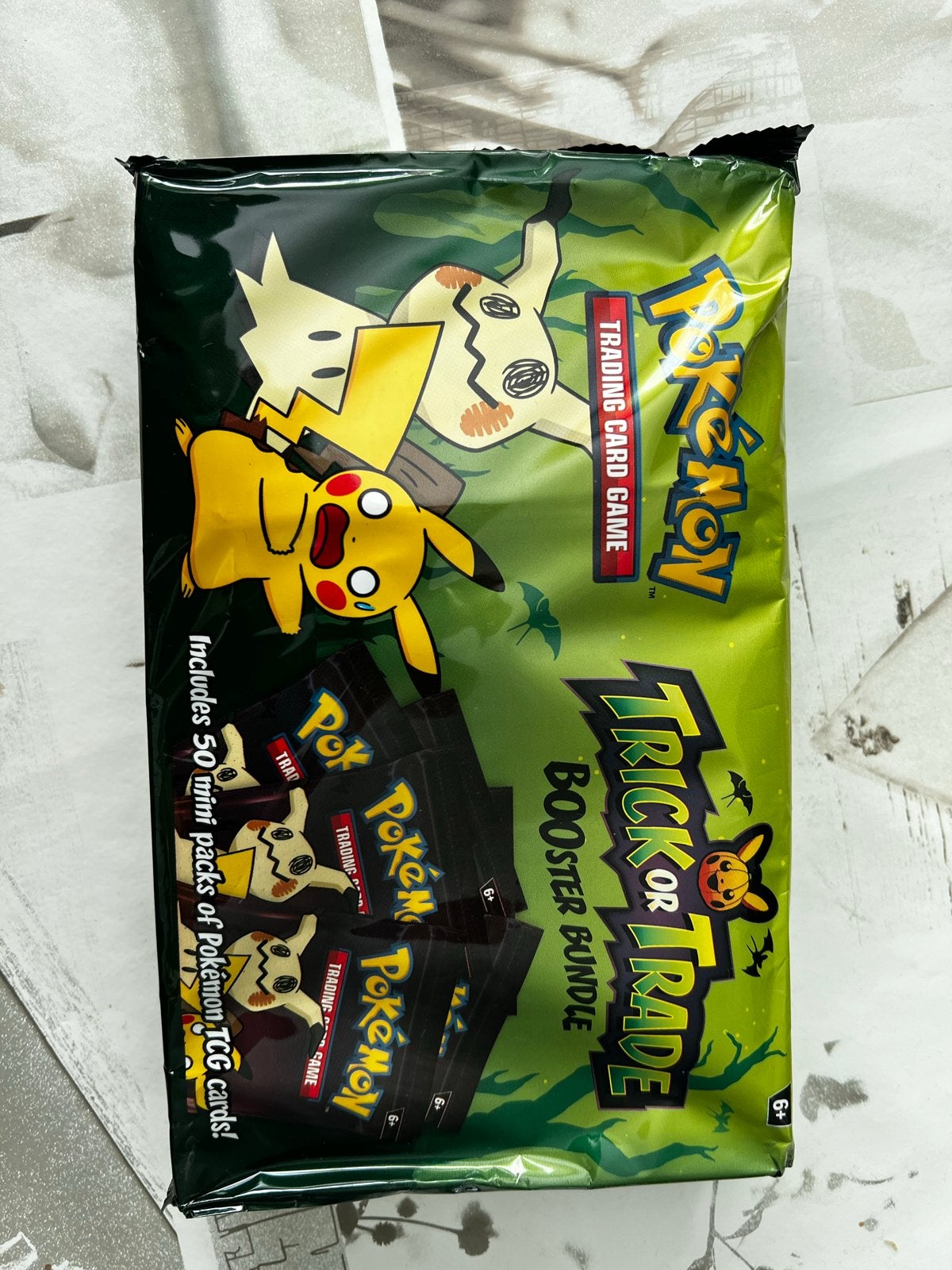 Pokémon Trick or Trade Booster Bundle - 50 mini packs, Ophalen of Verzenden, Nieuw, Booster