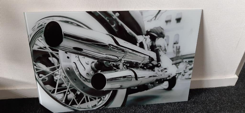 Schilderij op glas - uitlaat motorfiets, Huis en Inrichting, Woonaccessoires | Schilderijen, Tekeningen en Foto's, Ophalen, 50 tot 75 cm