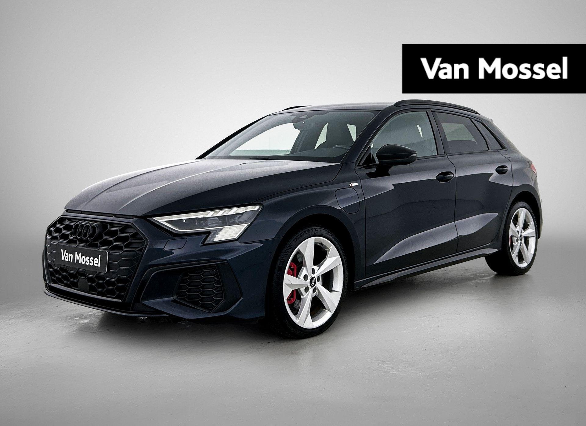 Audi A3 Sportback 45 TFSI e S edition Competition | Automaat, Auto's, 12 maanden, Gebruikt, Blauw, Leder en Stof
