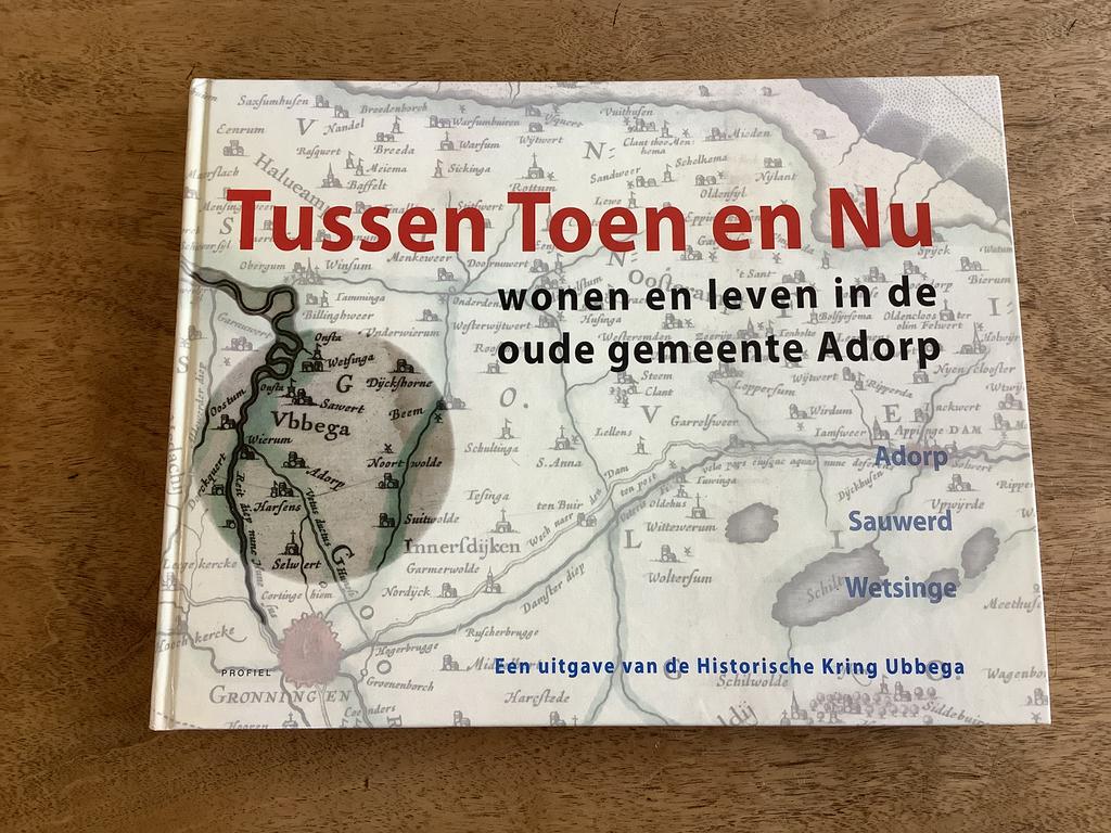 Tussen Toen en Nu, Ophalen of Verzenden, Zo goed als nieuw