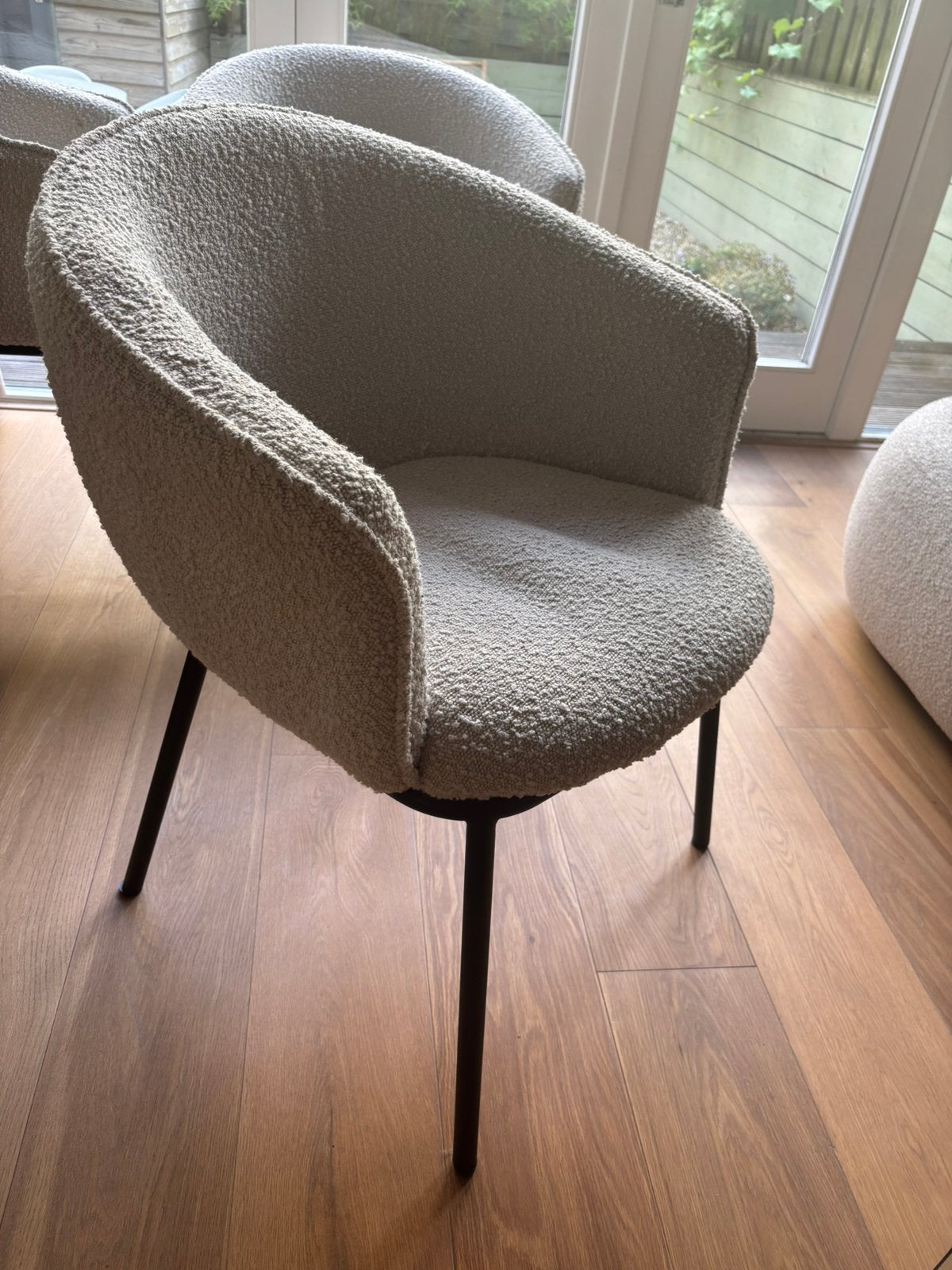 Boucle creme / japandi stoelen 4x, Ophalen, Zo goed als nieuw, Wit, Vier