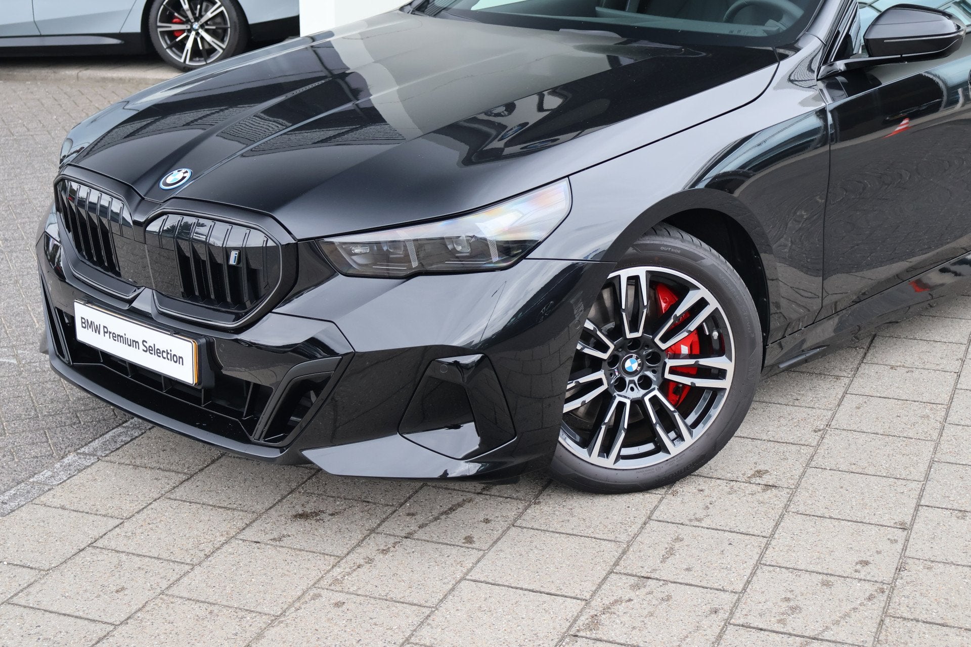 BMW i5 eDrive40 M Sport / Trekhaak / Achteruitrijcamera / Ad, Auto's, Achterwielaandrijving, Zwart, Parkeerassistent, Met garantie (alle)