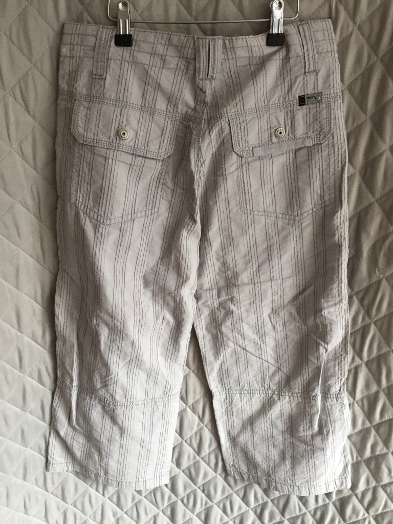 Mexx nieuwe grijze korte broek maat 164 (3B1) (j), Tweedehands verkoop, Gebruikt, Ophalen of Verzenden, Geen@idee.nl