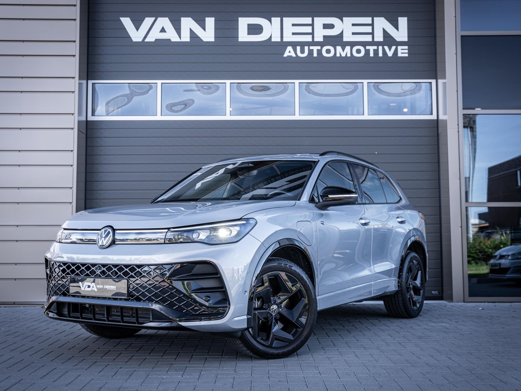Volkswagen Tiguan 1.5 eHybrid R-Line Edition - Pano l Memory, Auto's, 150 min, Bedrijf, SUV of Terreinwagen, 750 kg