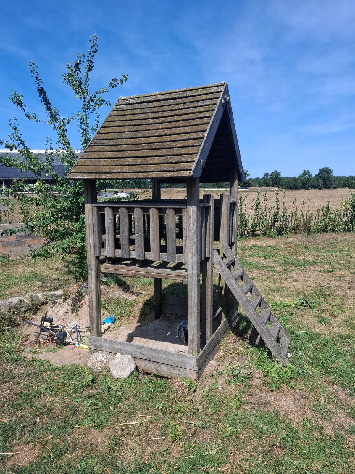 Houten speelhuisje met kunststof poten, Kinderen en Baby's, Speelgoed | Buiten | Speelhuisjes, Ophalen, Gebruikt, Hout