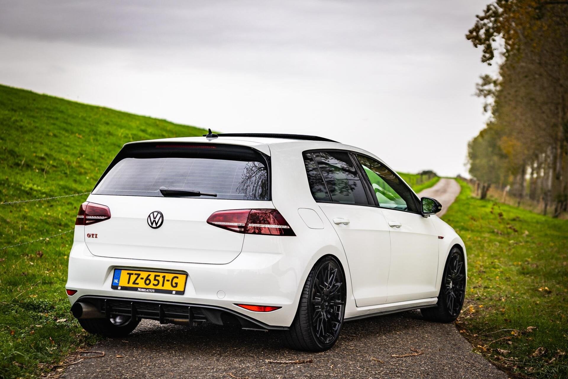 Volkswagen Golf 2.0 TSI GTI Performance|Pano |Leder |Carplay, Gebruikt, Euro 6, 4 cilinders, Wit