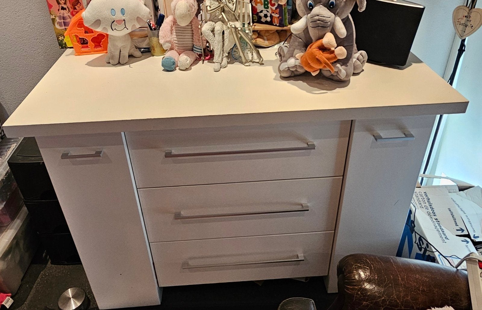 Witte commode met 3 lades en 2 deuren, Ophalen, Zo goed als nieuw