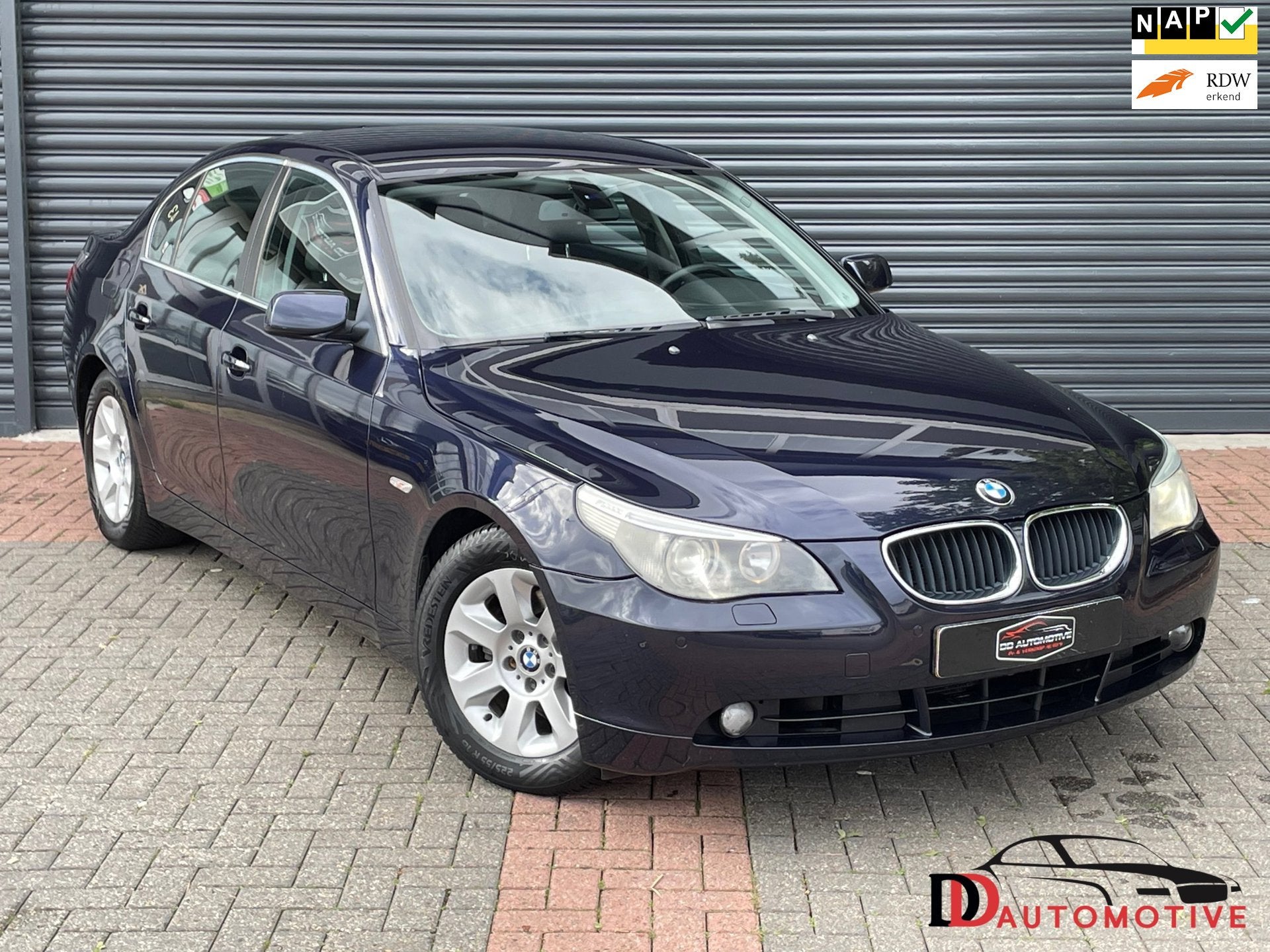 BMW 5-serie 525i Executive Leder | Pdc | Navi | Youngtimer |, Automaat, Achterwielaandrijving, Gebruikt, Zwart