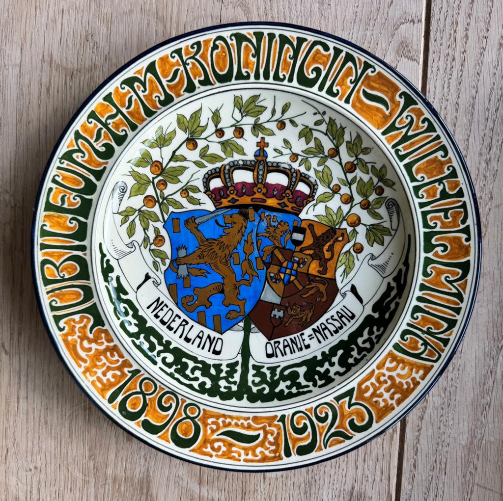 Gedenkbord Jubileum HM koningin wilhelmina, Antiek en Kunst, Ophalen of Verzenden