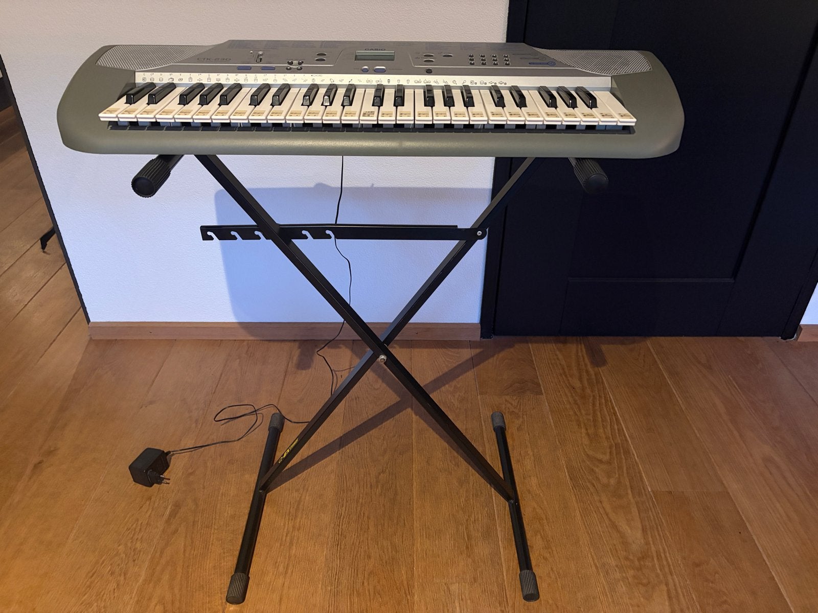 Casio CTK-230 Keyboard met standaard, Casio, Gebruikt, Met standaard, Ophalen