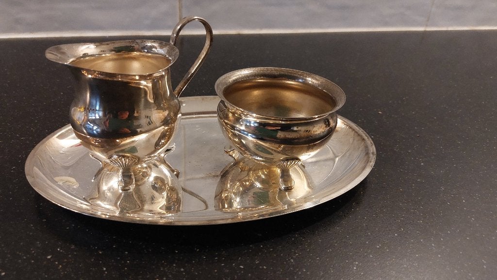 melk en suikerkannetje, Huis en Inrichting, Keuken | Servies, Overige materialen, Gebruikt, Overige typen, Ophalen of Verzenden