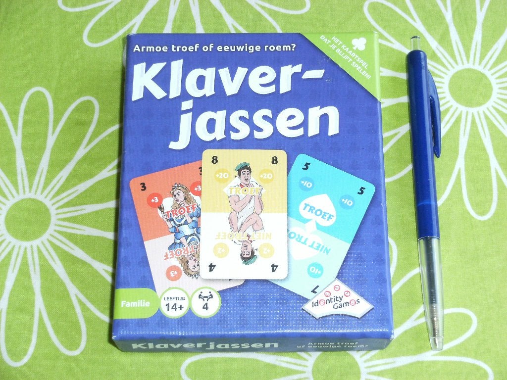 Klaverjassen - Armoe troef of eeuwige roem?, Drie of vier spelers, Ophalen of Verzenden, Zo goed als nieuw