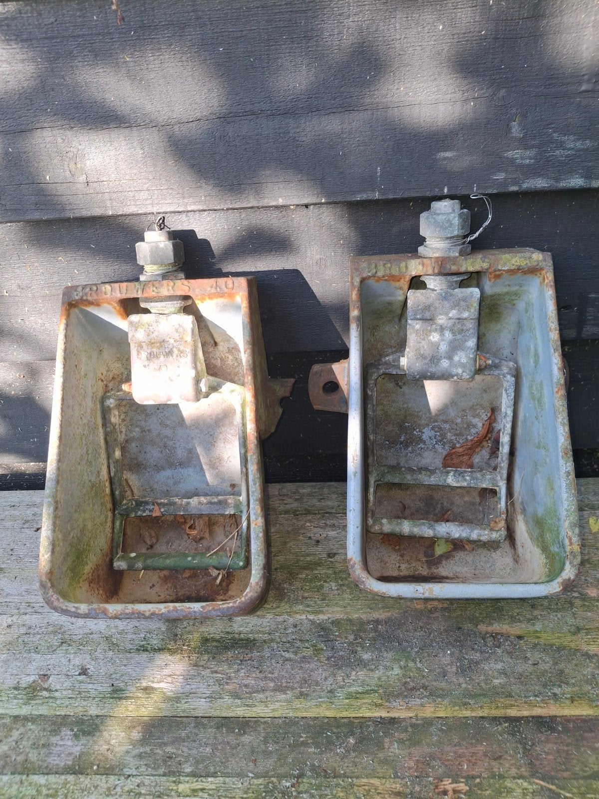 2 bijzondere vee drinkbakken, Minder dan 30 cm, Ophalen of Verzenden, Balkon, Metaal