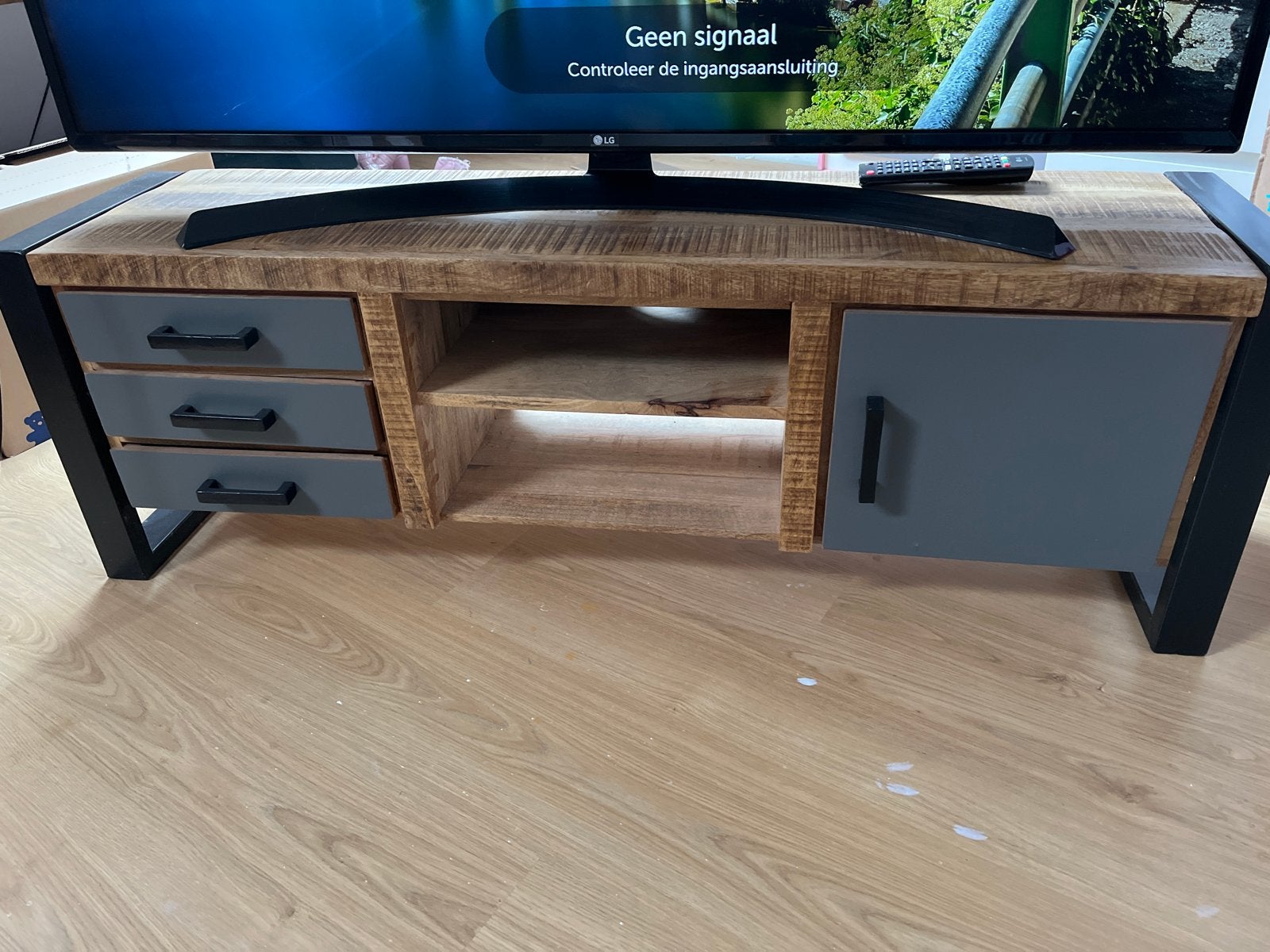 Robuust TV-meubel van mangohout en metaal, Ophalen, Gebruikt, 100 tot 150 cm, Minder dan 100 cm