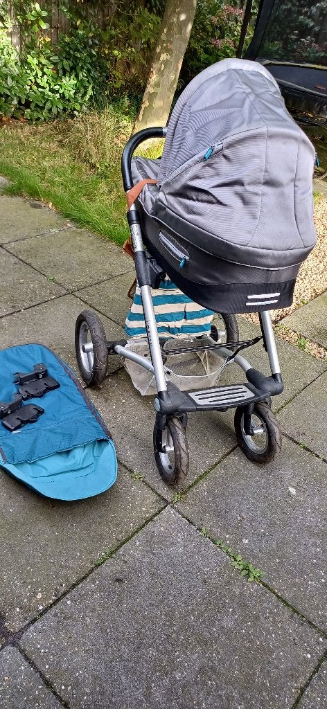 Mutsy kinderwagen met reiswieg en verstelbare duwstang, Ophalen, Gebruikt, Combiwagen, Mutsy