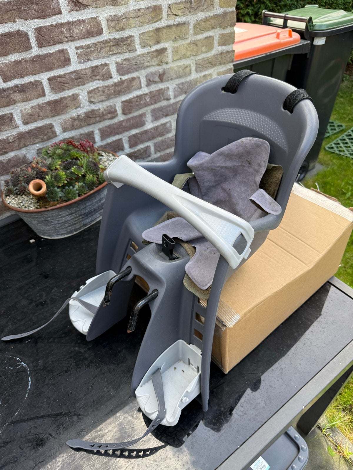 Kinderfietsstoeltje voorop met bevestiging, Fietsen en Brommers, Ophalen, Voorzitje, 0 t/m 13 kg, Gebruikt