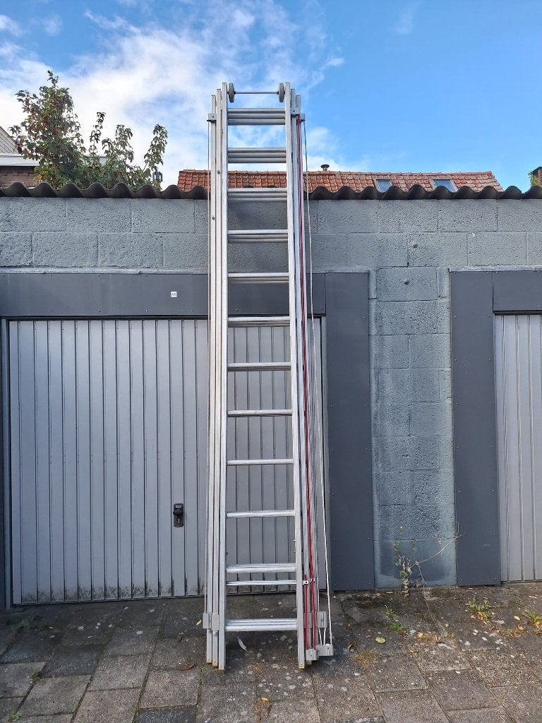 Professionele bouwladder - 9 meter, Doe-het-zelf en Verbouw, Ophalen, Gebruikt, Ladder, Opvouwbaar of Inschuifbaar