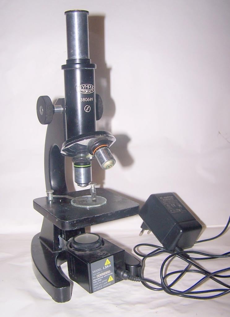Olympus Tokyo 380689 microscoop met verlichting. Izgs., Audio, Tv en Foto, Optische apparatuur | Microscopen, Ophalen of Verzenden