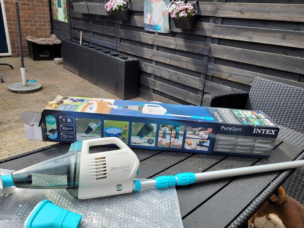 Intex PureSpa Zwembad/ Stofzuiger ZR100 - 1 seizoen gebru, Ophalen