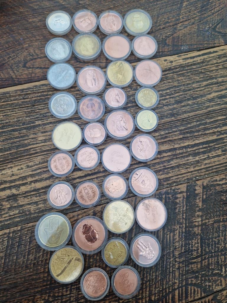 Diverse mi moneda verzameling munten in houders, Ophalen of Verzenden