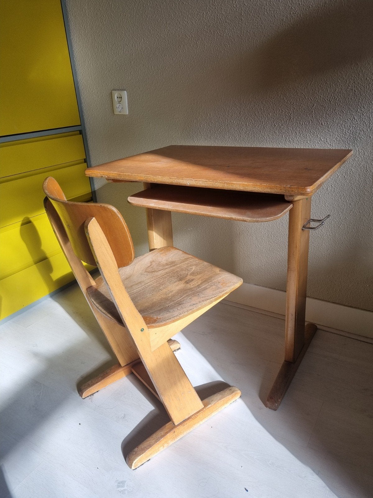 Vintage schooltafeltje met stoel voor kinderen, Ophalen, Gebruikt, Tafel(s) en Stoel(en)