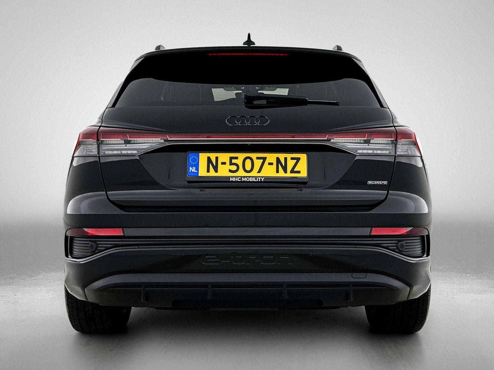 Audi Q4 e-tron 50 quattro Launch edition S Competition 77 kW, Auto's, Audi, Gebruikt, Zwart, 2135 kg, Zwart