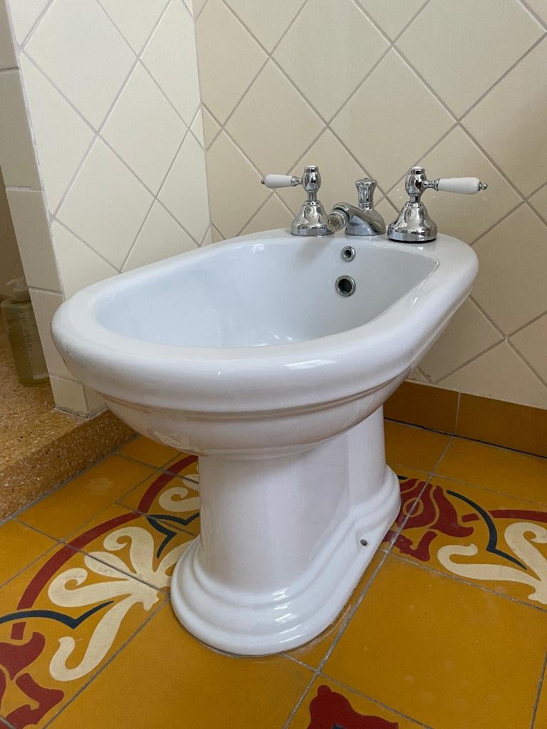 Bidet + taps, Ophalen, Minder dan 50 cm, Gebruikt, Overige typen