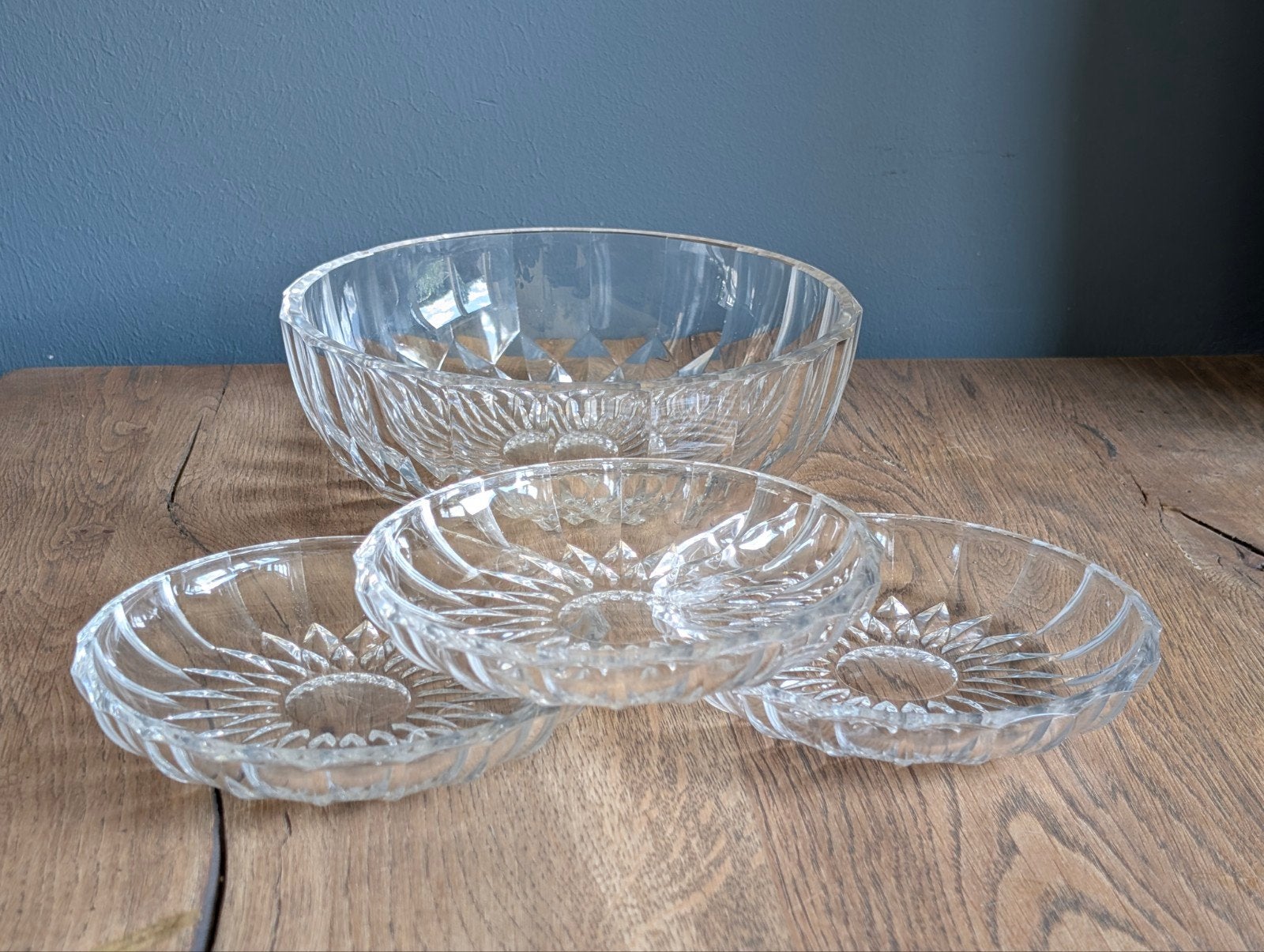 Vintage kristallen kom met 3 schaaltjes. Samen 9 euro, Antiek en Kunst, Antiek | Glas en Kristal, Ophalen
