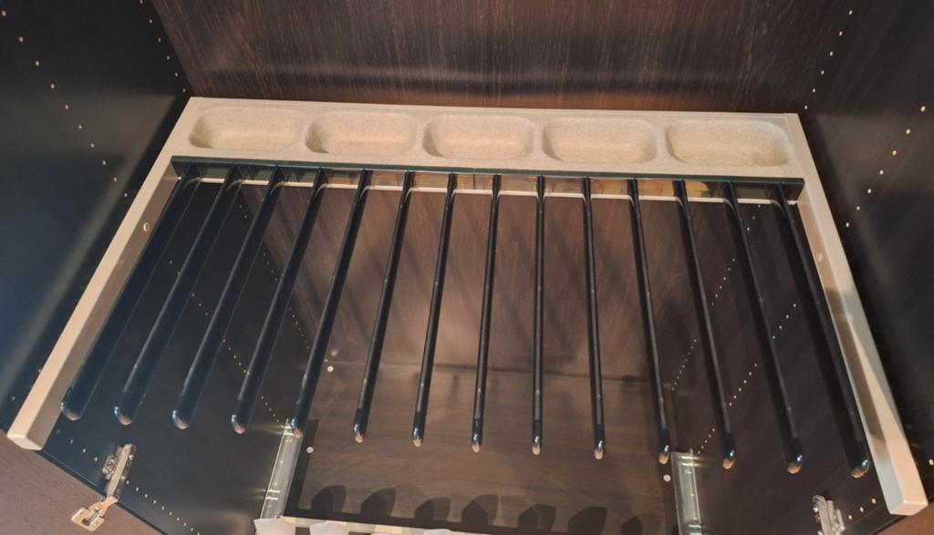Broekrek voor IKEA Pax kast met riemopbergruimte, Ophalen