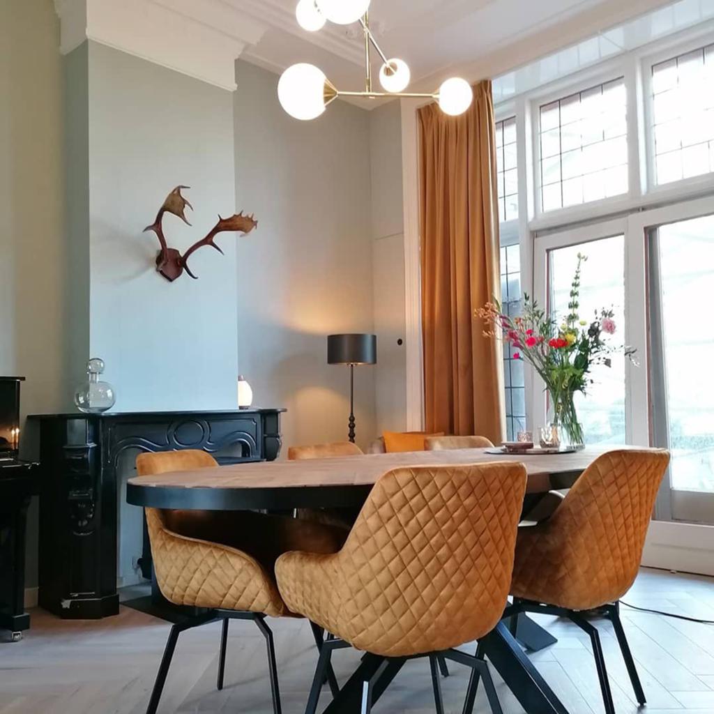 Ovale houten tafel, driftwood met zwart metalen onderstel., Huis en Inrichting, Tafels | Eettafels, Ophalen, 100 tot 150 cm, 200 cm of meer