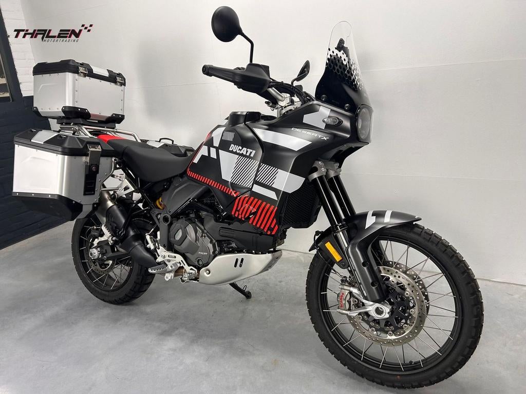 DUCATI DesertX met kofferset (bj 2023)  km400, DUCATI, 2 cilinders, Bedrijf, Onbekend