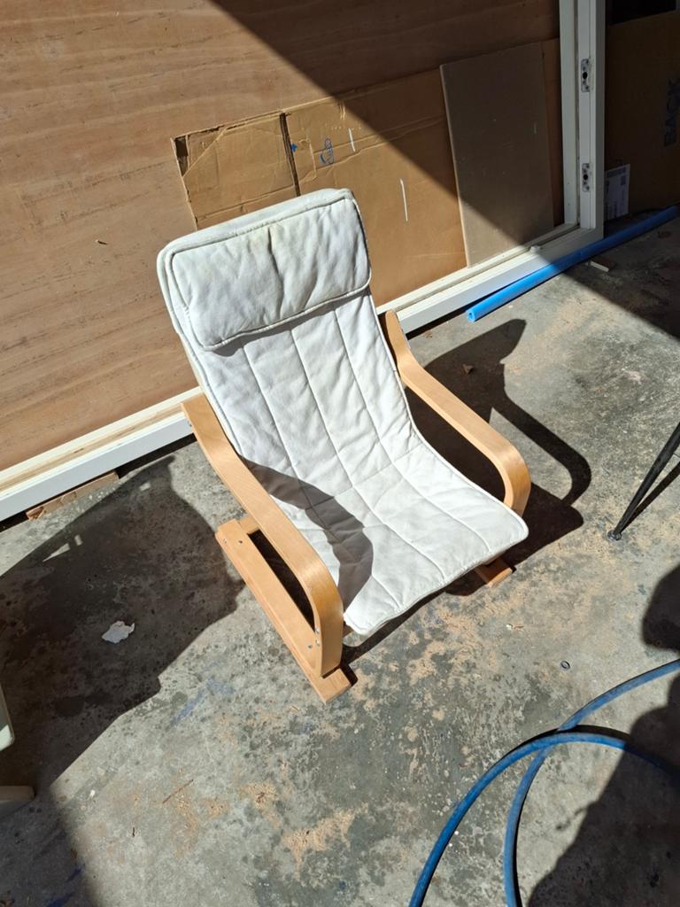 2x IKEA Poäng kinderfauteuil - zo goed als nieuw, Huis en Inrichting, Fauteuils, Zo goed als nieuw, Hout, Stof, Minder dan 50 cm