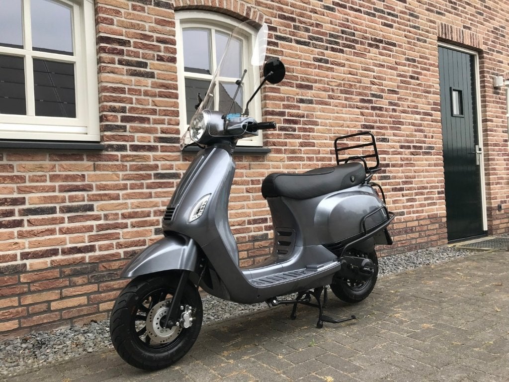 MOMO MORINO BJ 2025 GTS TOSCANA VX50 RIVA SOURIS SOURINI, Ophalen, Gebruikt, Maximaal 45 km/u, Benzine