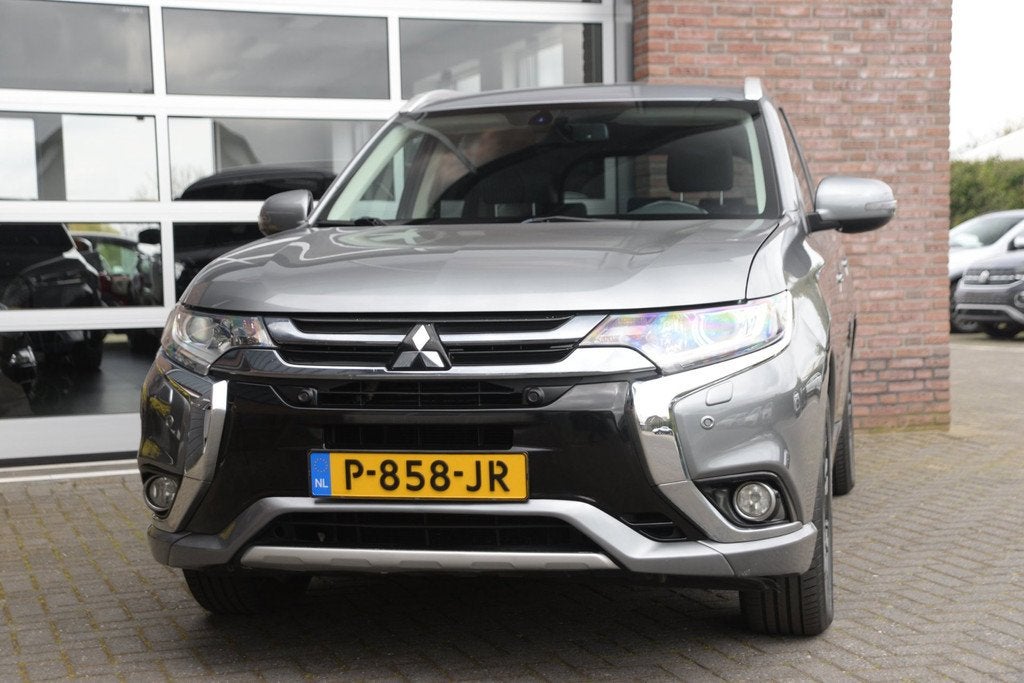 Mitsubishi Outlander 2.0 PHEV | Camera | Navi | Trekhaak |, Auto's, Mitsubishi, 1998 cc, Euro 6, 4 cilinders, 1820 kg