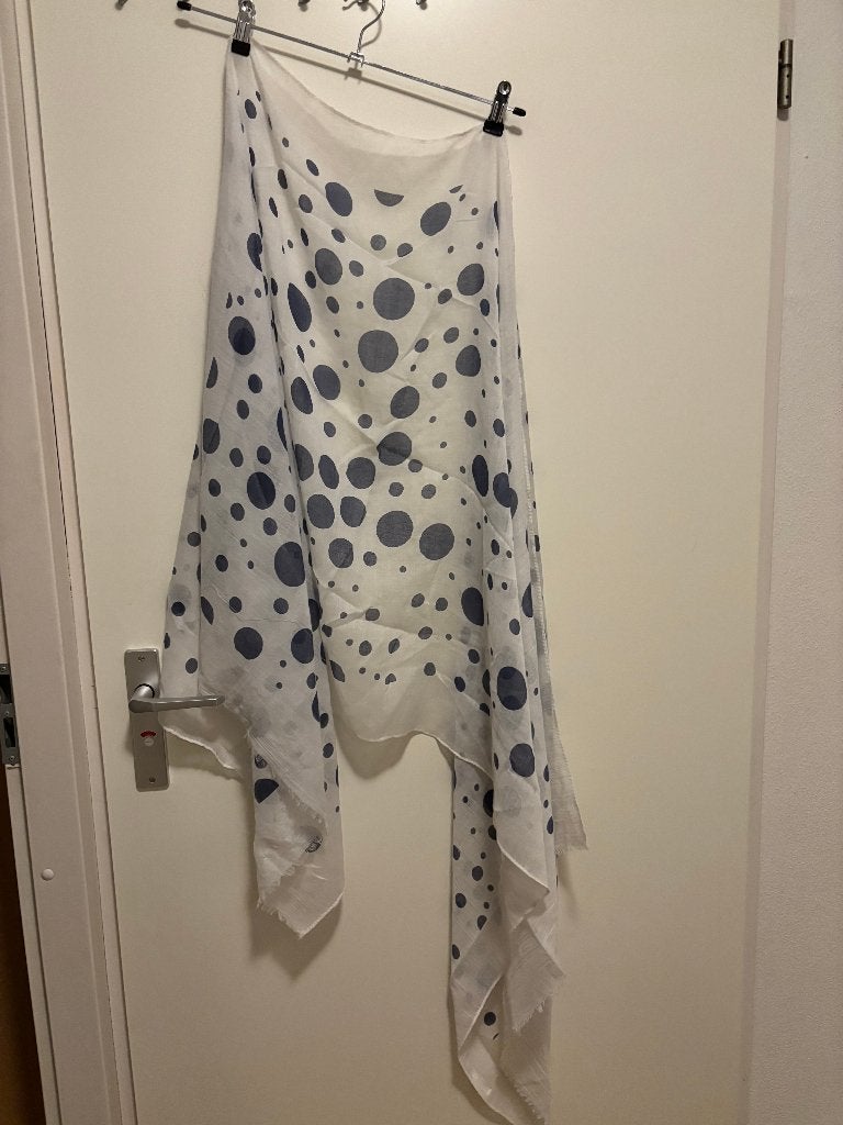 Shawls sjaal blauw wit, Kleding | Dames, Shawls, Maat 46/48 (XL) of groter, Ophalen of Verzenden, Zo goed als nieuw
