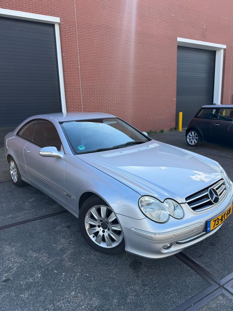 Mercedes-Benz CLK 1.8 Clk200 Kompr Coupe AUT 2005 Grijs, Auto's, Automaat, Achterwielaandrijving, 4 cilinders, 4 stoelen